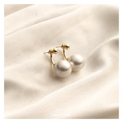 Oversized Jackets Pearl Earring- White
