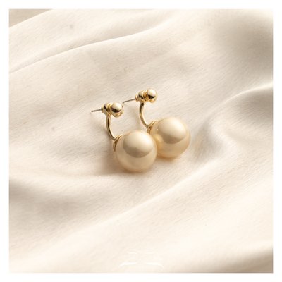Oversized Jackets Pearl Earring- Cream