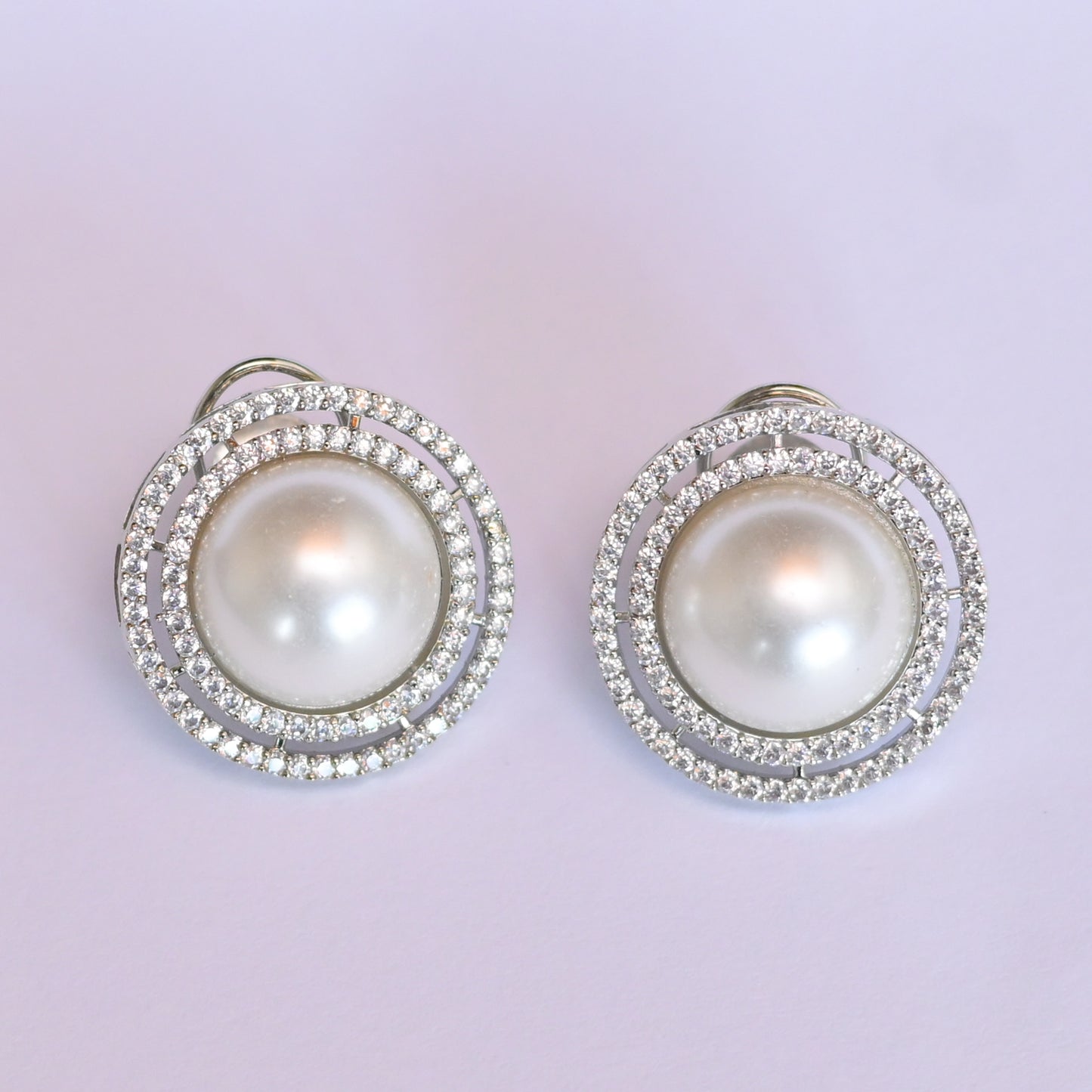 Glamour Pearl Studs