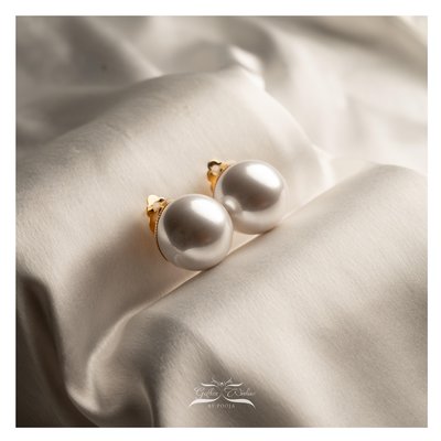 Statement Pearl White Ball Earrings With Clip 30 MM