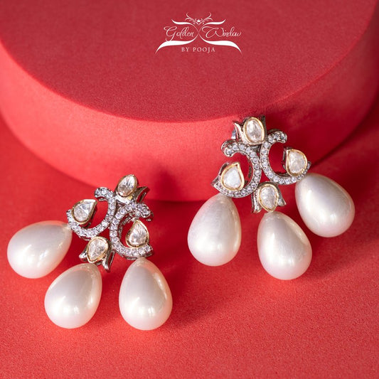 Classic Pearl Earrings