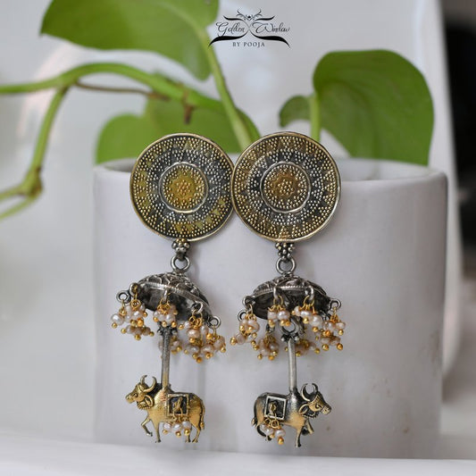 Royal Flora Tribal Silver Nandi Earring