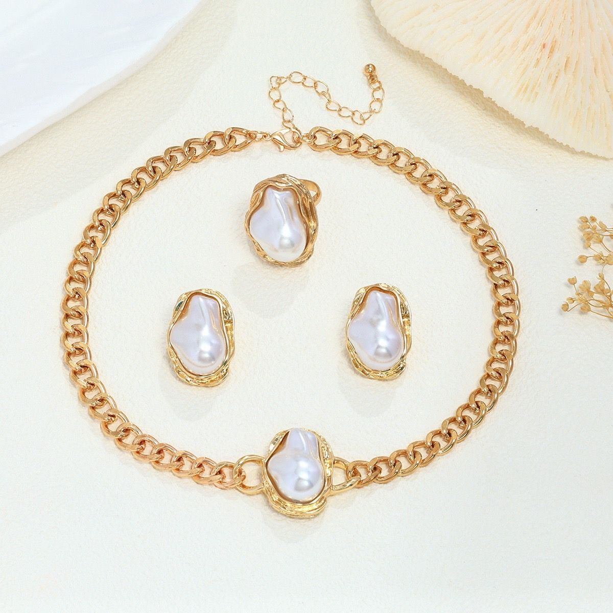 Classic Pearl Chain Set