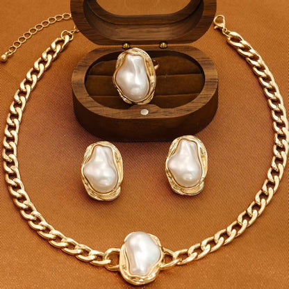Classic Pearl Chain Set