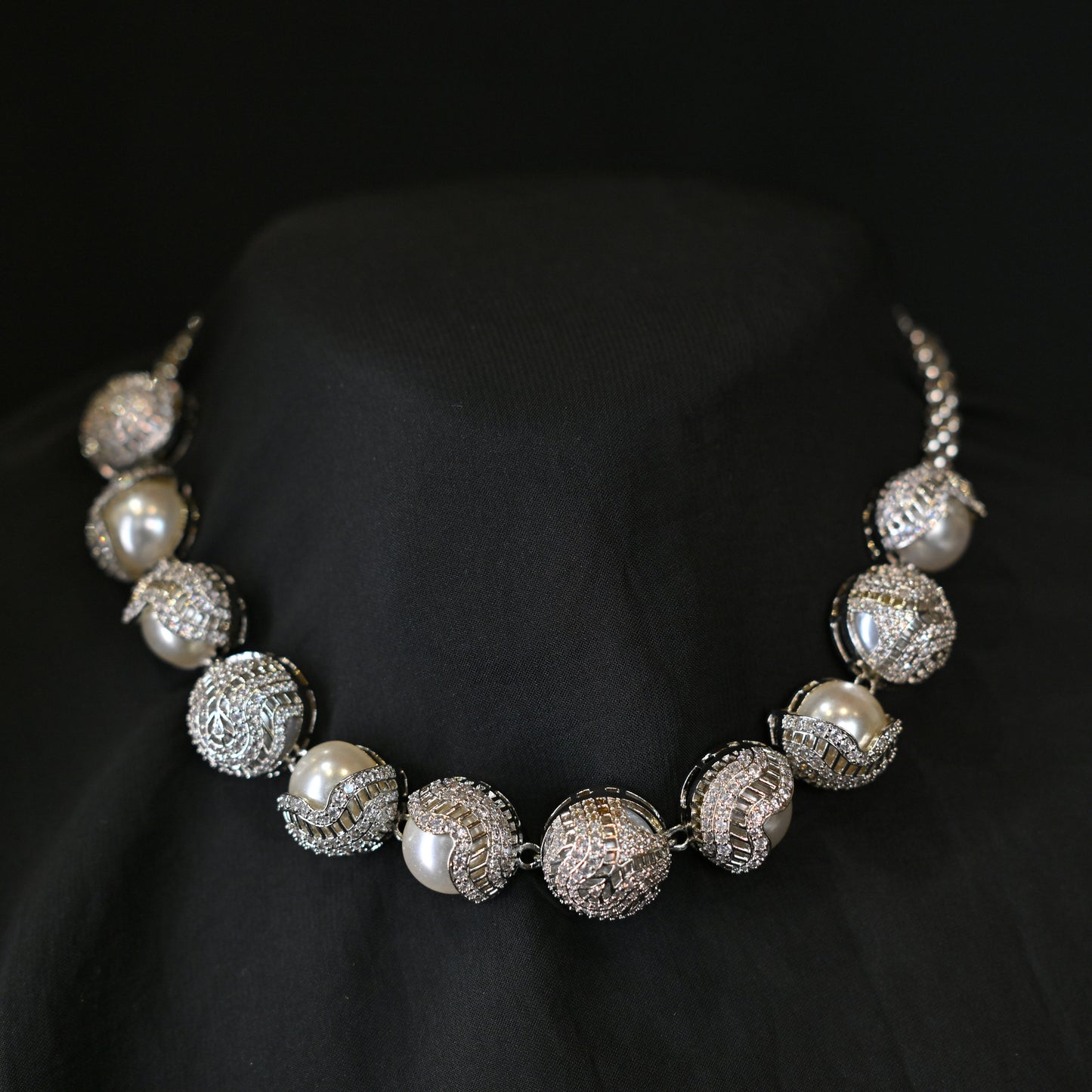 Opaline Pearl Choker Set