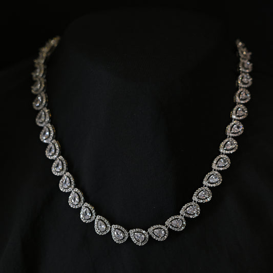 Pear Eclat Diamond Choker
