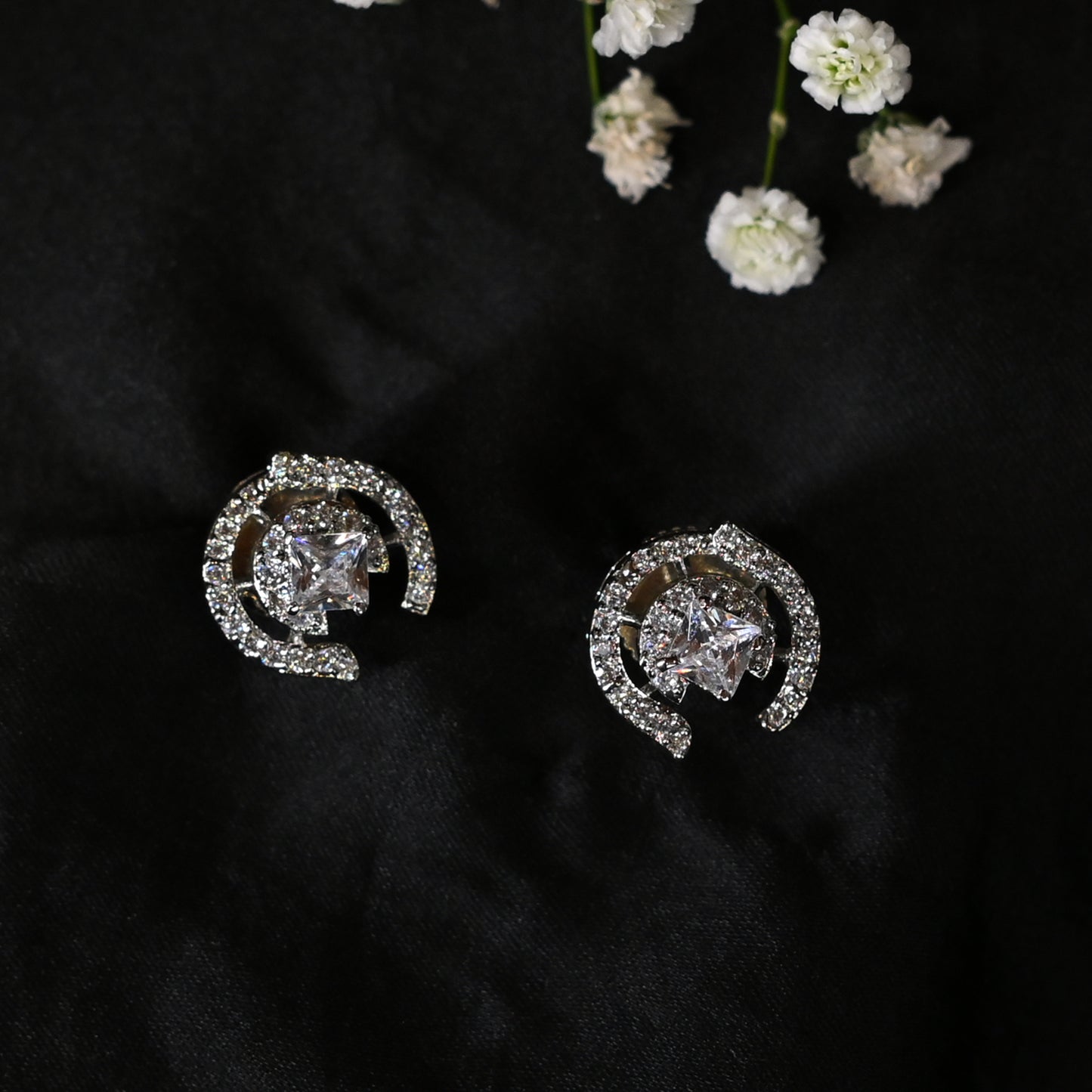 Elan Pearl Choker Set