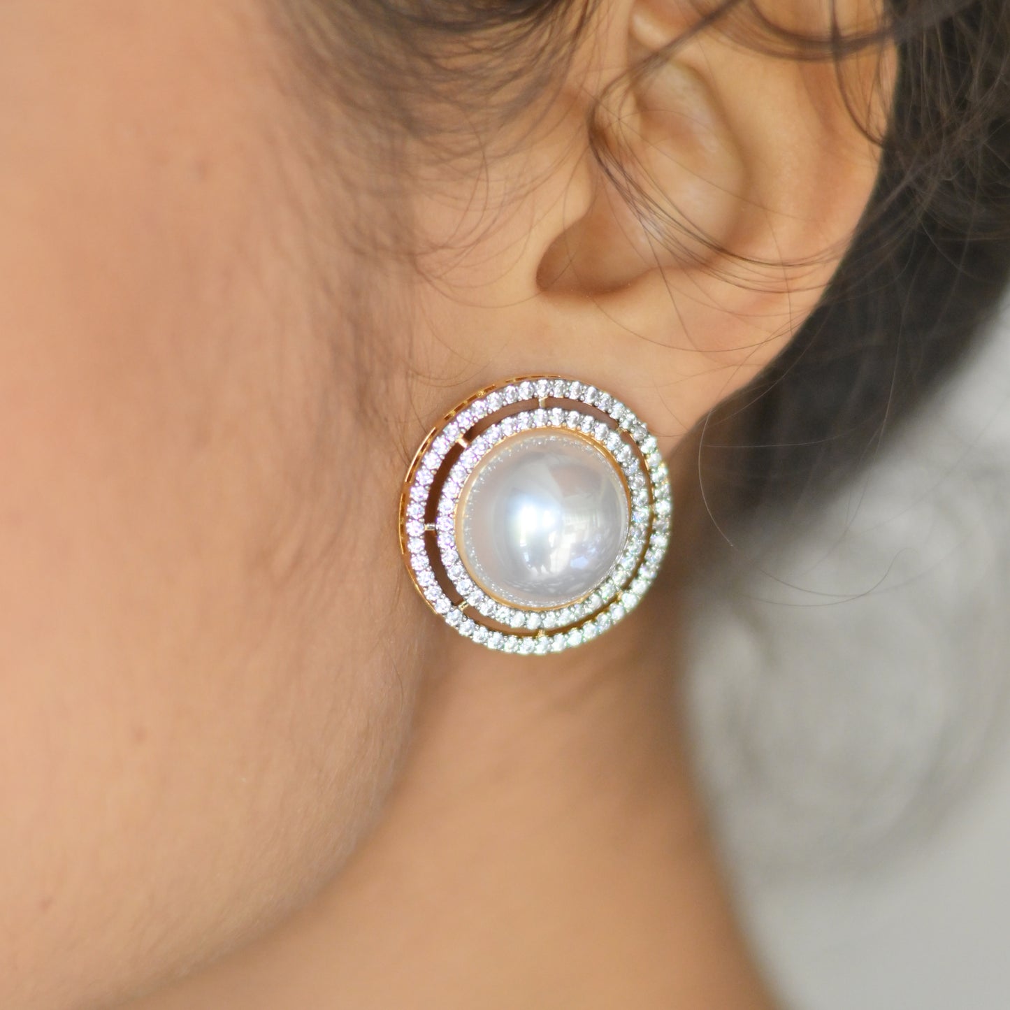 Glamour Pearl Studs