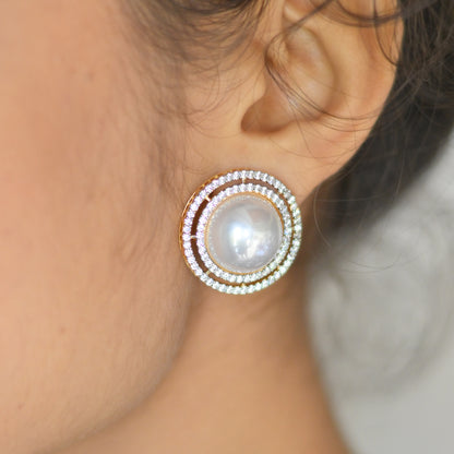 Glamour Pearl Studs